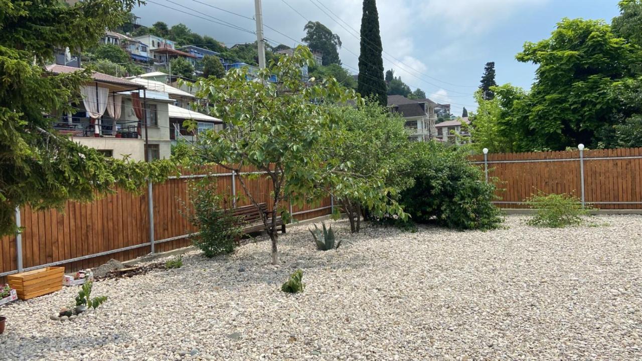 Гостевой Дом-Малина Gagra Exterior foto